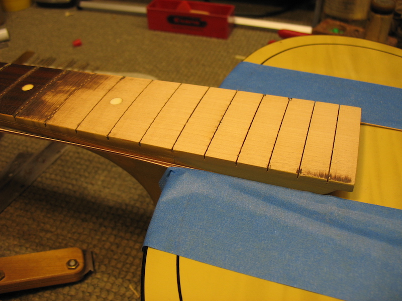 Harmony guitar neck - plane fretboard