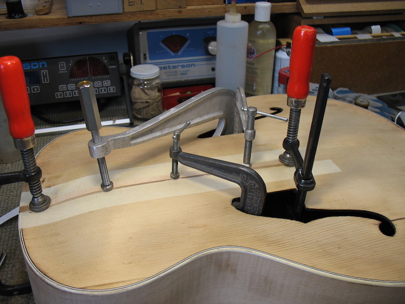 Gluing and clamping the crack