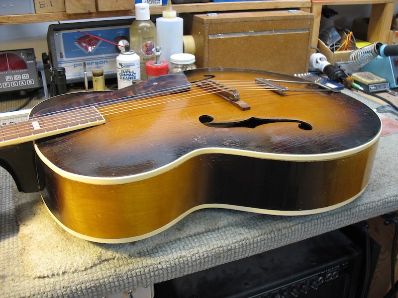 The Gretsch body with new bindings